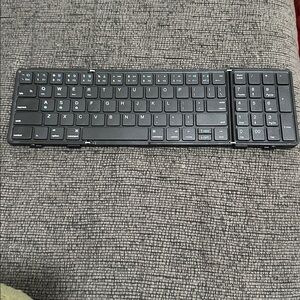 Foldable Black Keyboard - Bluetooth